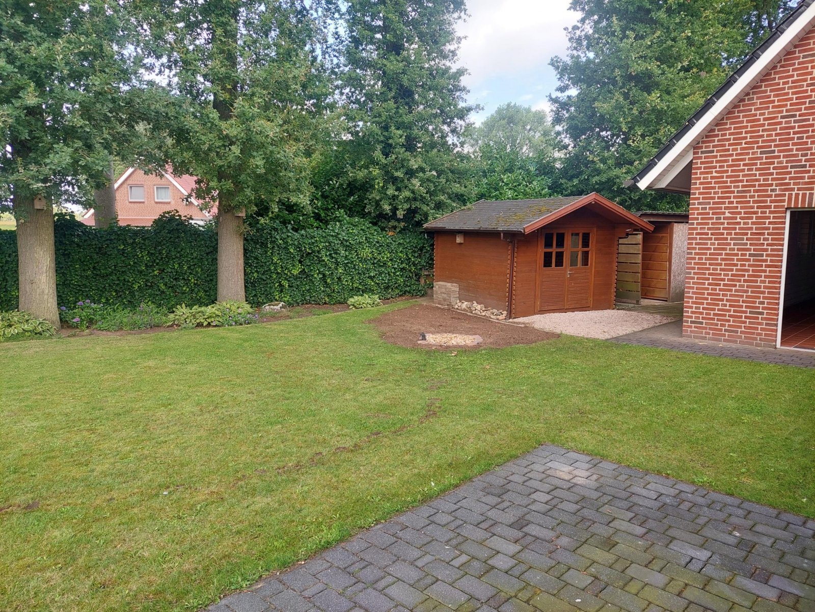 Garten mit Gartenhaus Garten mit Gartenhaus