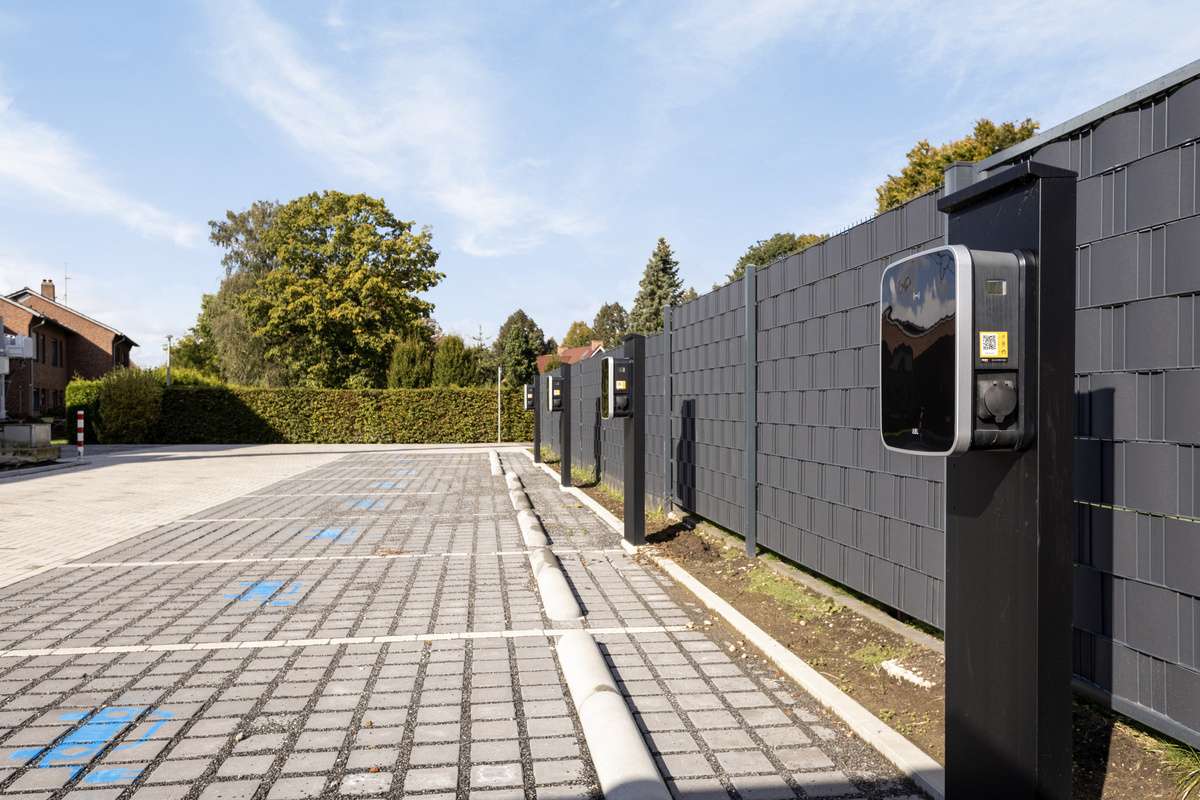 PKW-Stellplatz mit Wallbox PKW-Stellplatz mit Wallbox