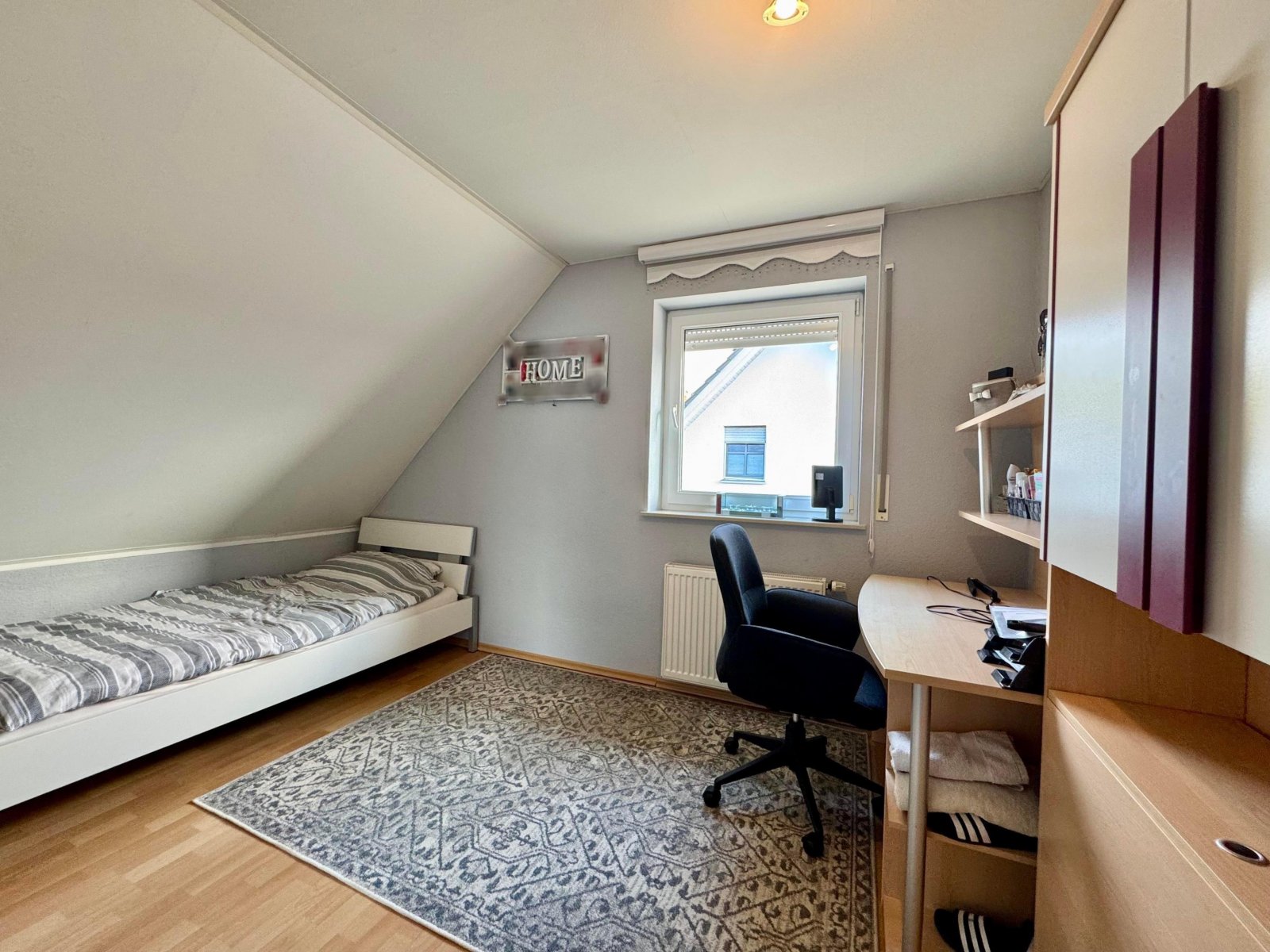 Schlafzimmer DG