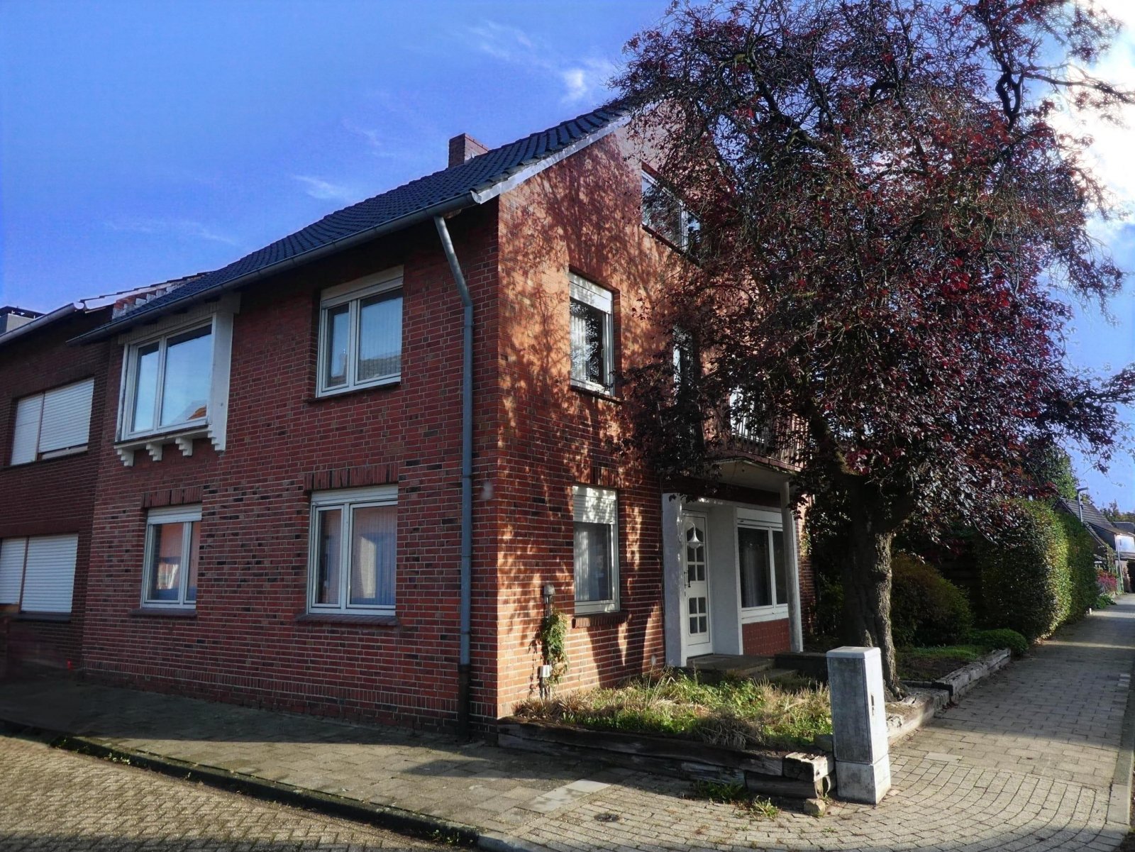 Straßenansicht Straßenansicht