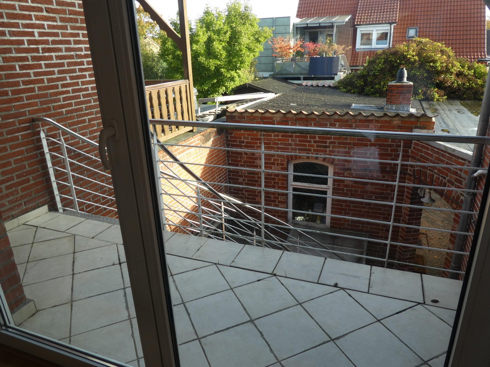 Blick zum Balkon mit Außentreppe Blick zum Balkon mit Außentreppe